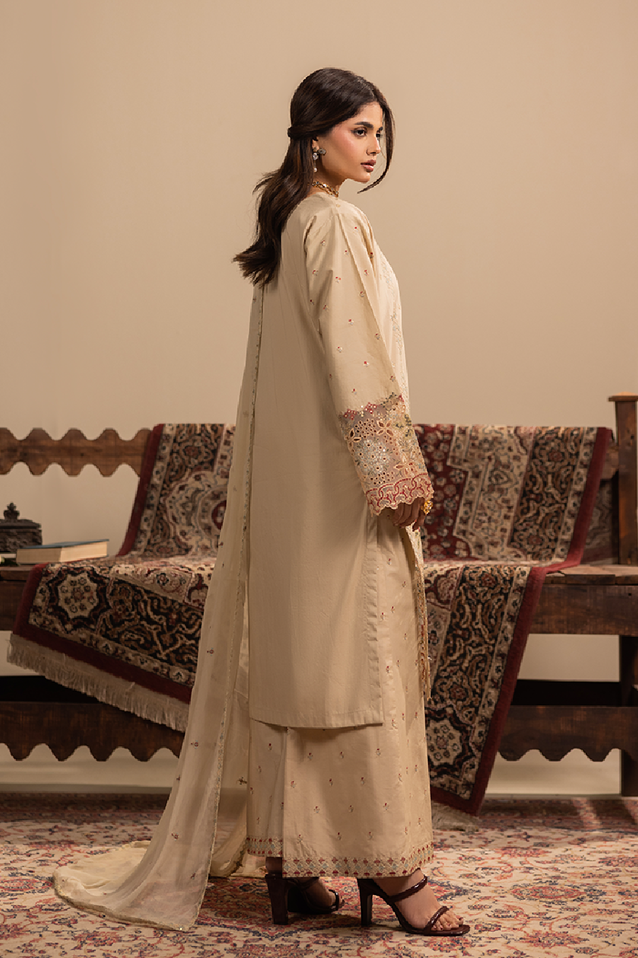 Mushk - Luxury Pret (3PC)