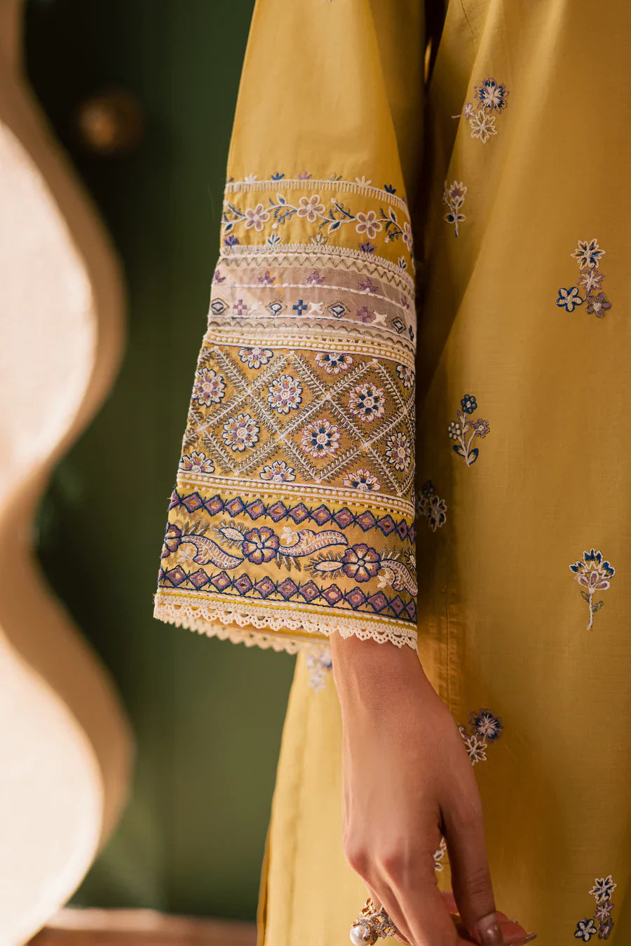 Mehwar - 3 PC Embroidered Dress