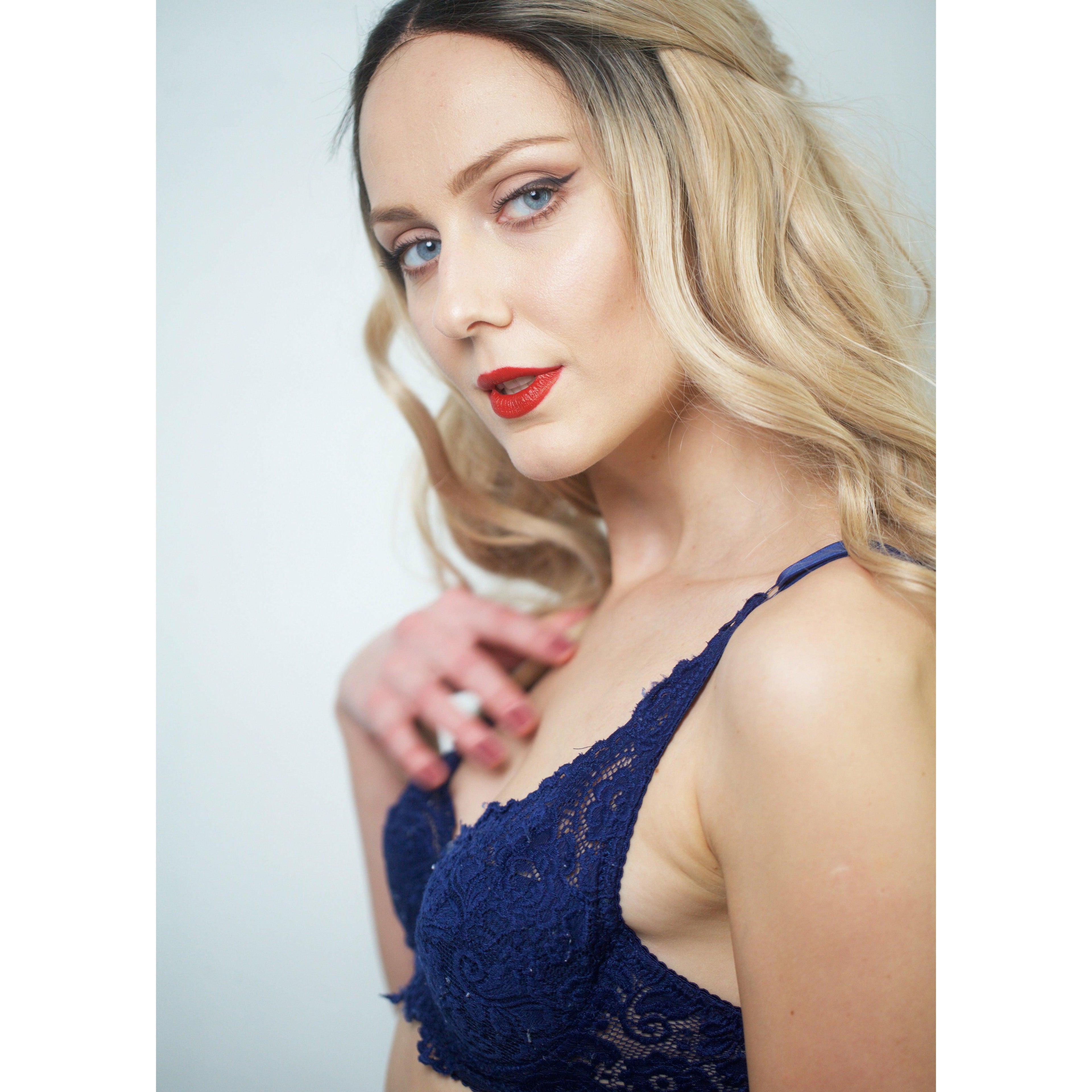 Skin Broom - Wired / Non-Wired Light Padded European Laced Imported Bra